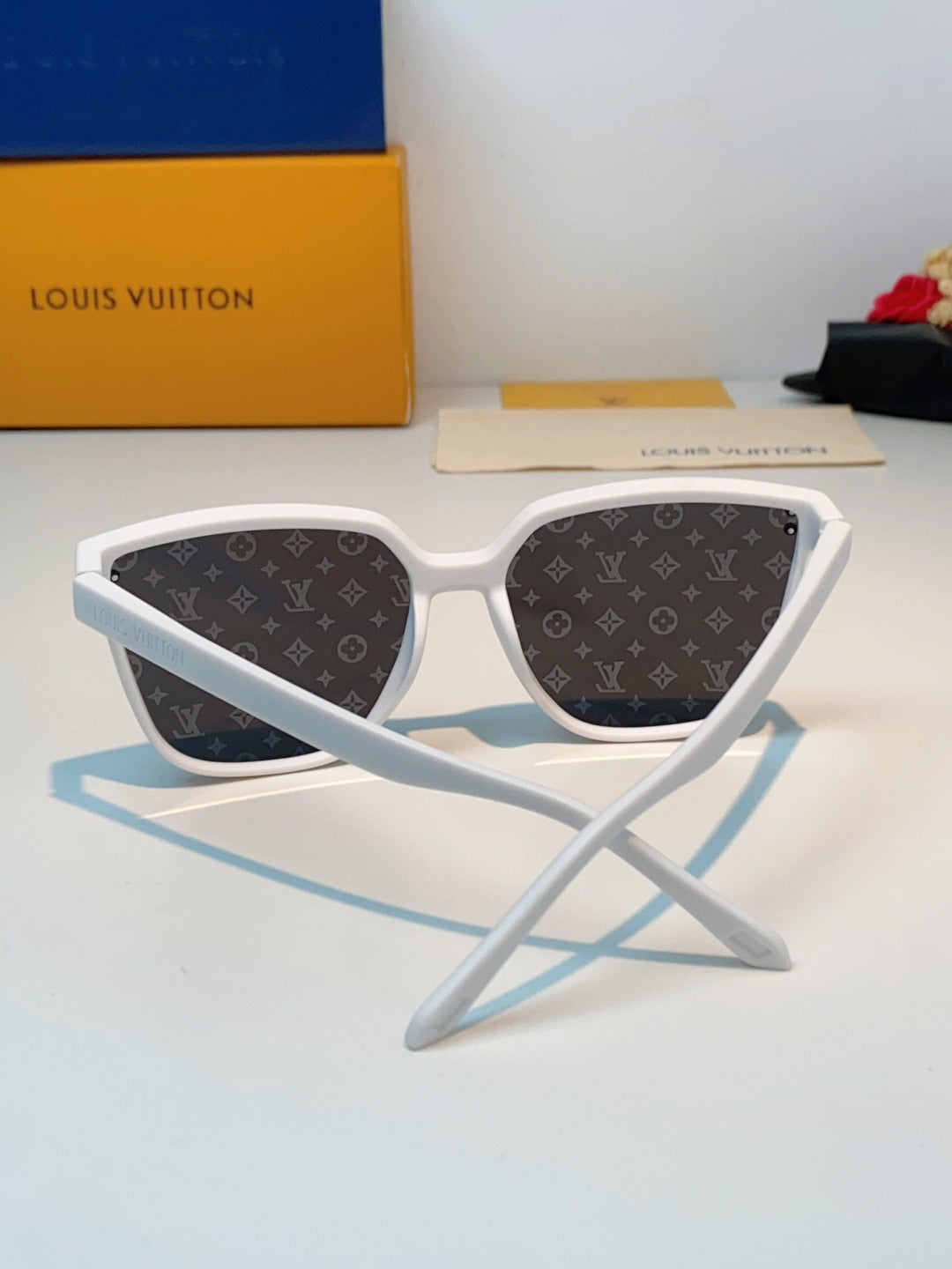 Louis Vuitton Square Gray Lens Sunglasses for Men & Women - 398158 - detail image 3