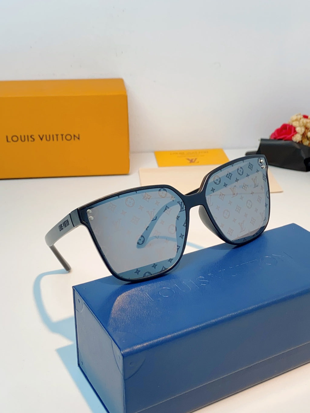 Louis Vuitton Square Black Lens Sunglasses for Men & Women - 398159 - detail image 12