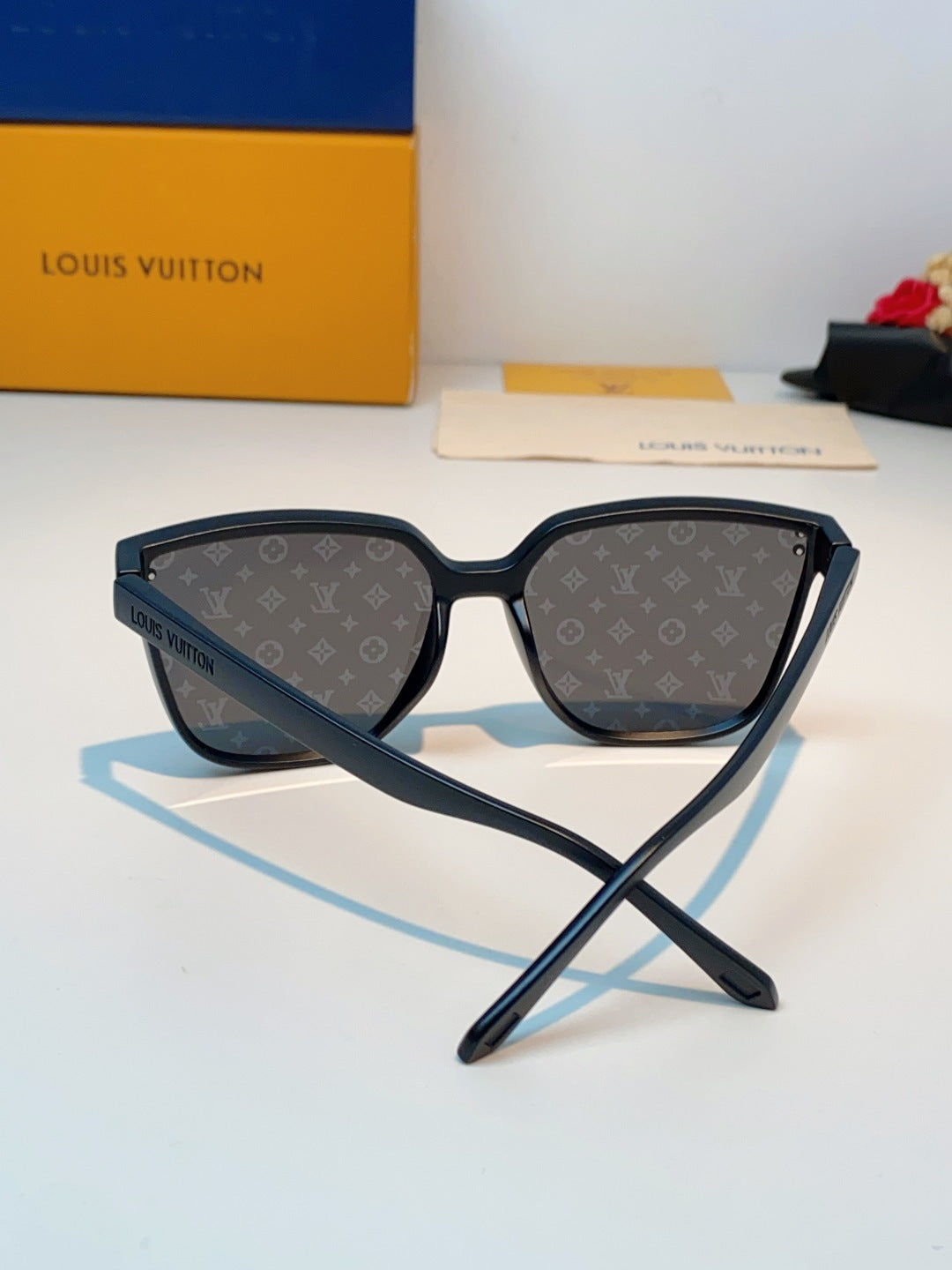 Louis Vuitton Square Black Lens Sunglasses for Men & Women - 398159 - detail image 4