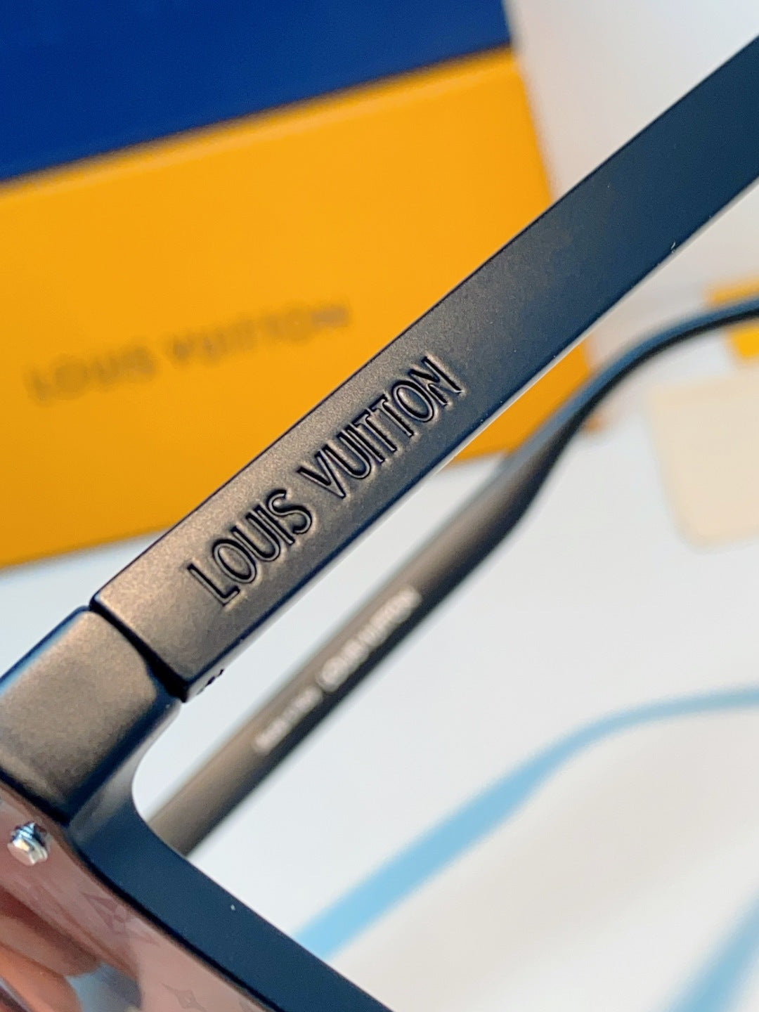 Louis Vuitton Square Black Lens Sunglasses for Men & Women - 398159 - detail image 9