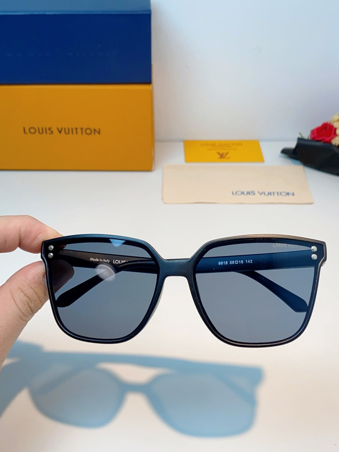 Louis Vuitton Square Gray Lens Sunglasses for Men & Women - 398160 - detail image 4