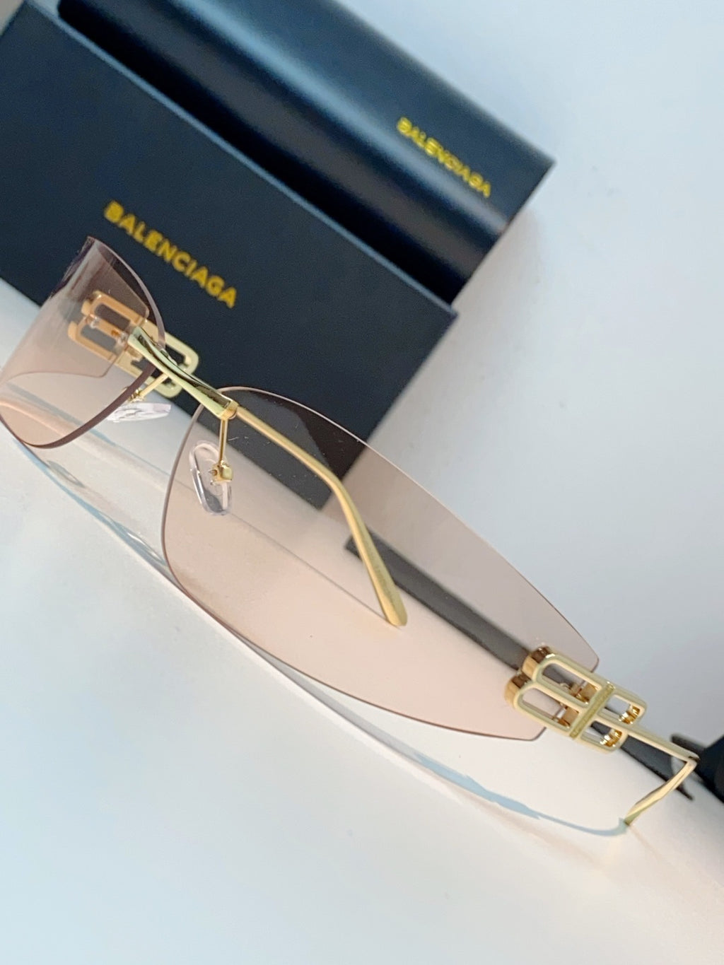 Balenciaga Lightweight Rimless Gold Lens Sunglasses for Men & Women - 399134 - detail image 7