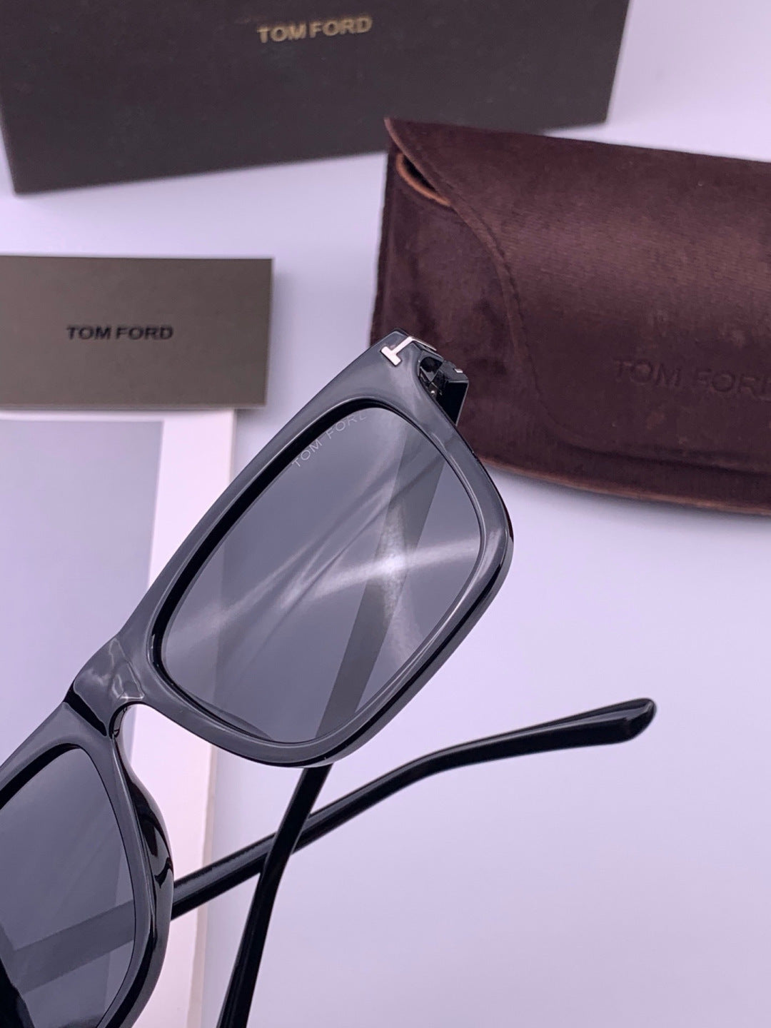 Tom Ford TF7220 Polarized Fashion Black Lens Sunglasses for Men & Wom - 399355 - detail image 5