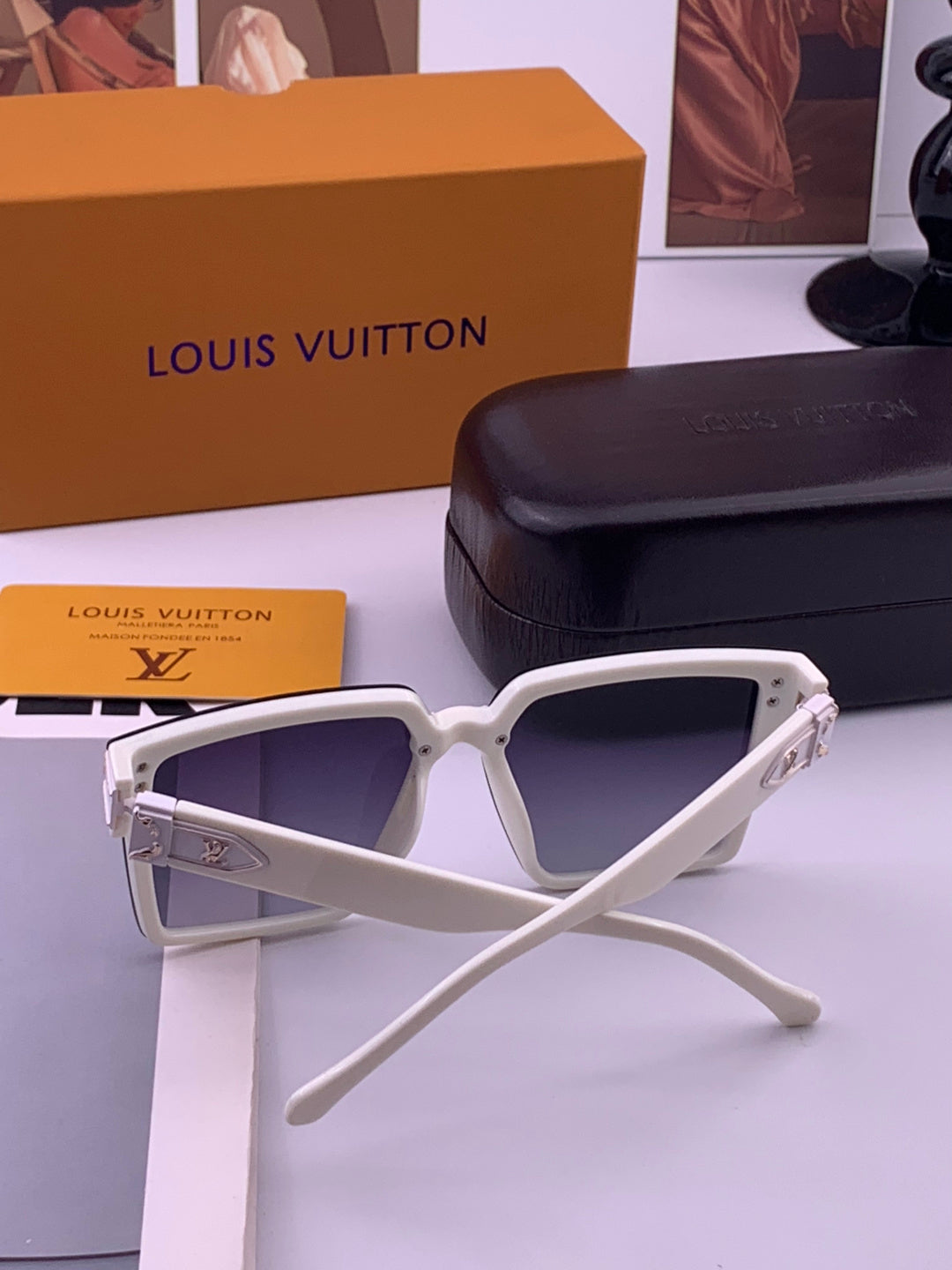 Louis Vuitton L83018 Square Brown Lens Sunglasses for Men & Women - 398211 - detail image 7
