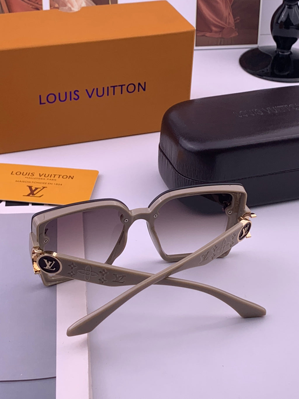 Louis Vuitton L8623 Square Black Lens Sunglasses for Men & Women - 398189 - detail image 7