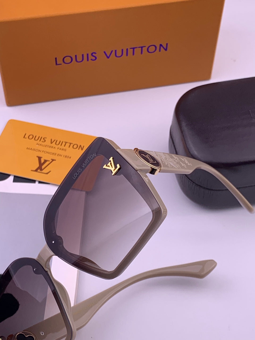 Louis Vuitton L8623 Square Black Lens Sunglasses for Men & Women - 398189 - detail image 3