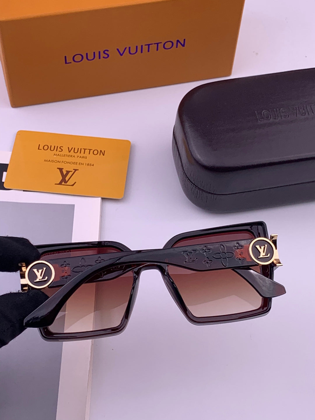 Louis Vuitton L8623 Square Black Lens Sunglasses for Men & Women - detail image 6
