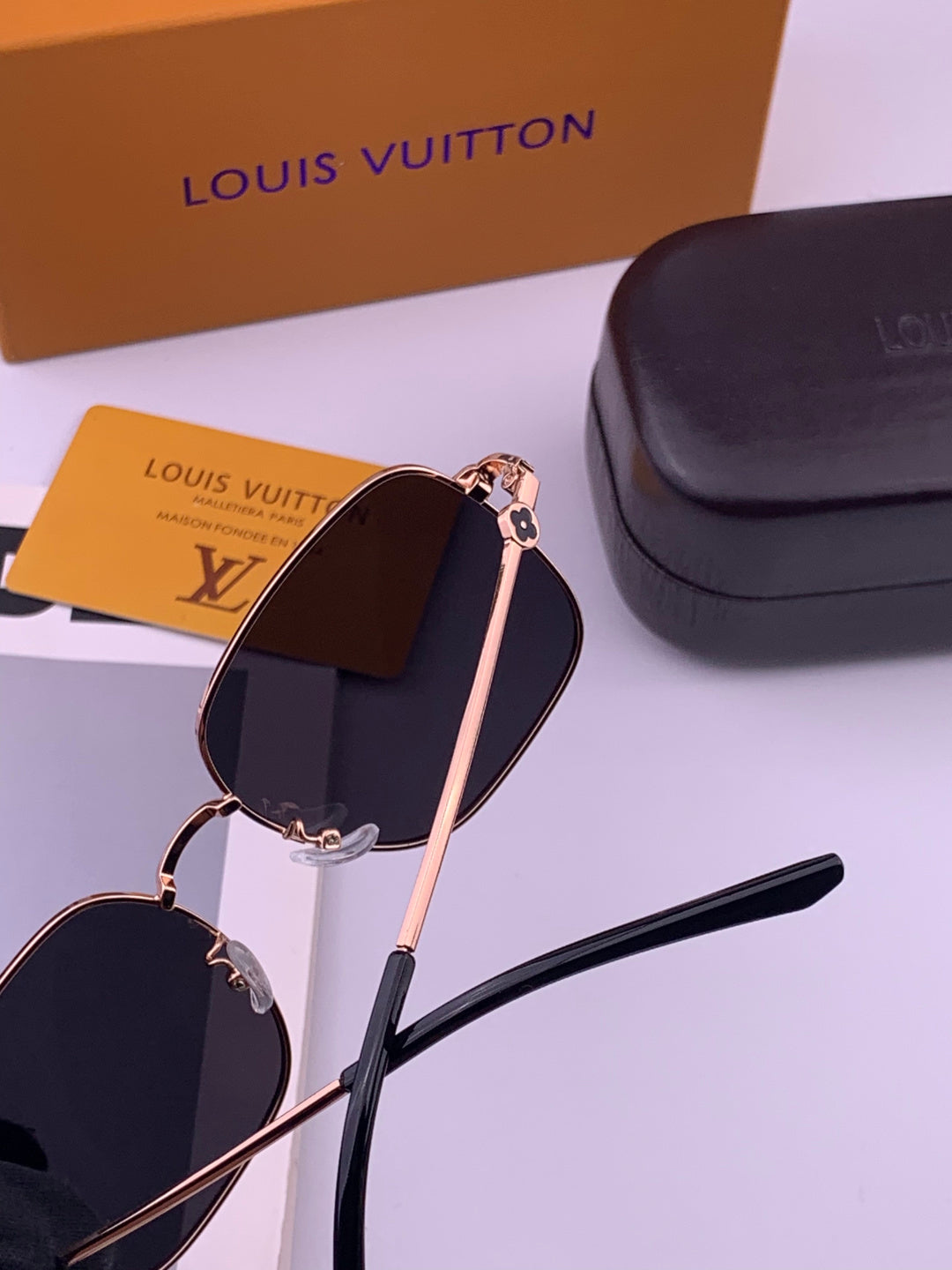 Louis Vuitton 5303 Polarized Aviator Black Lens Sunglasses for Men & - 398194 - detail image 6