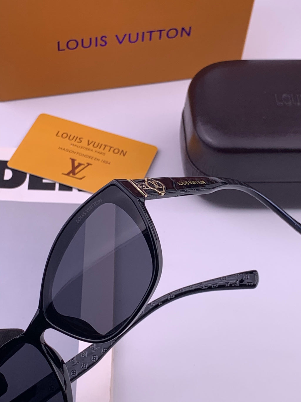 Louis Vuitton L0552 Square Black Lens Sunglasses for Men & Women - detail image 3