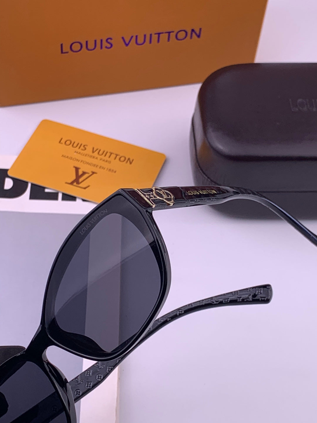Louis Vuitton L0552 Square Black Lens Sunglasses for Men & Women - detail image 3