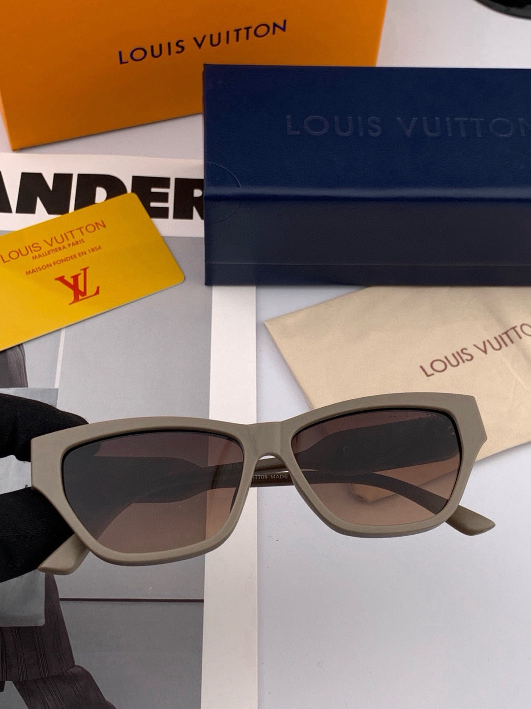 Louis Vuitton L6220 Square Black Lens Sunglasses for Men & Women - detail image 3
