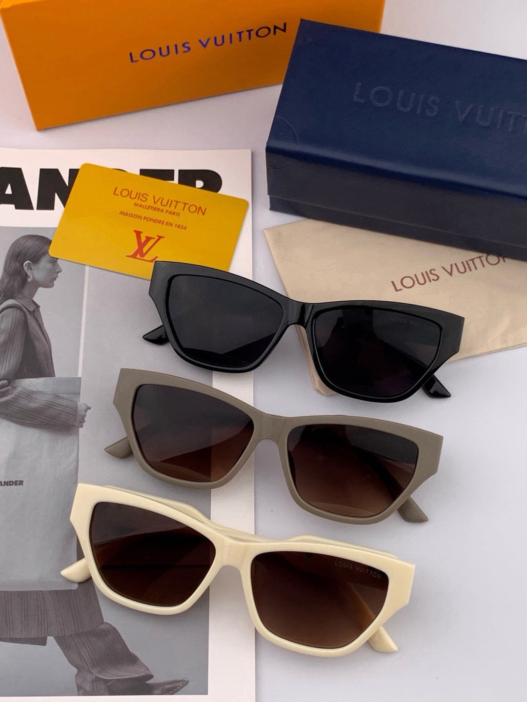 Louis Vuitton L6220 Square Black Lens Sunglasses for Men & Women - detail image 7