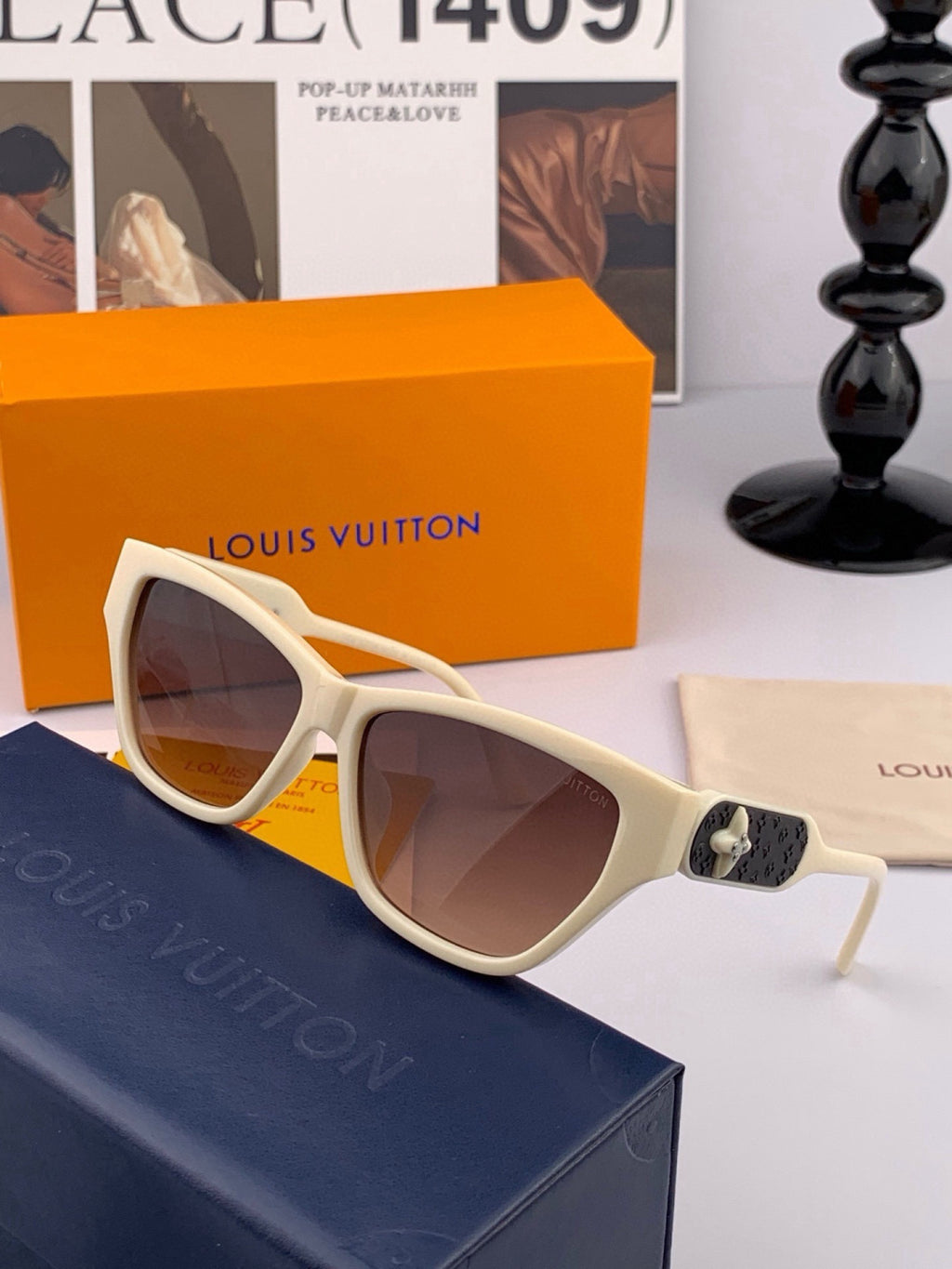Louis Vuitton L6220 Square Black Lens Sunglasses for Men & Women - detail image 4