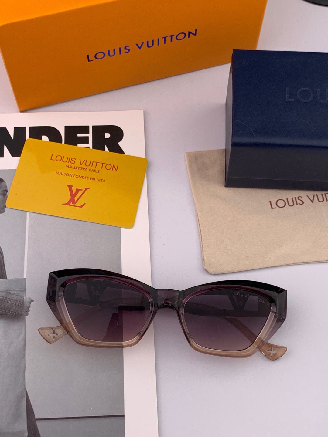 Louis Vuitton L4550 Square Black Lens Sunglasses for Men & Women - 398186 - detail image 2