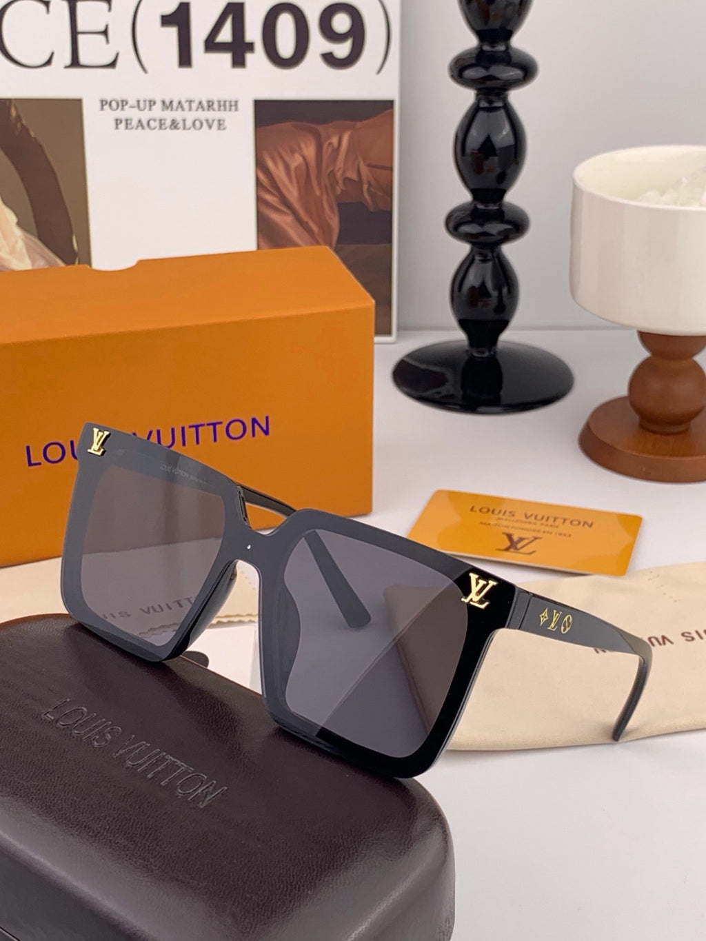 Louis Vuitton L6006 Oversized Black Lens Sunglasses for Men & Women - 398187 - detail image 2