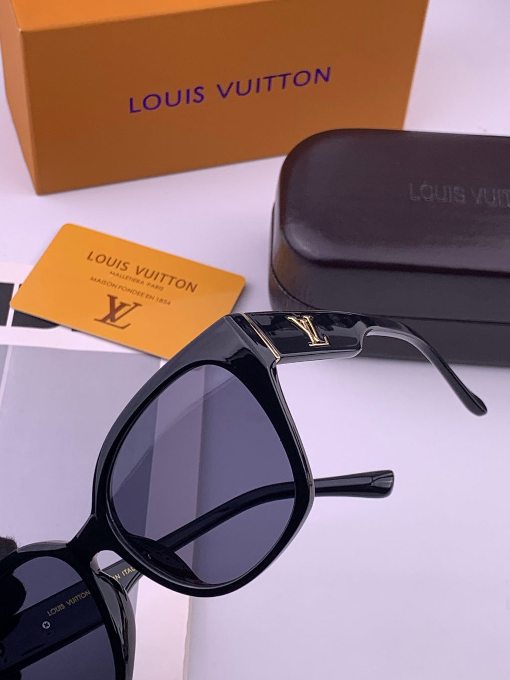 Louis Vuitton L27001 Square Black Lens Sunglasses for Men & Women - 398139 - detail image 3