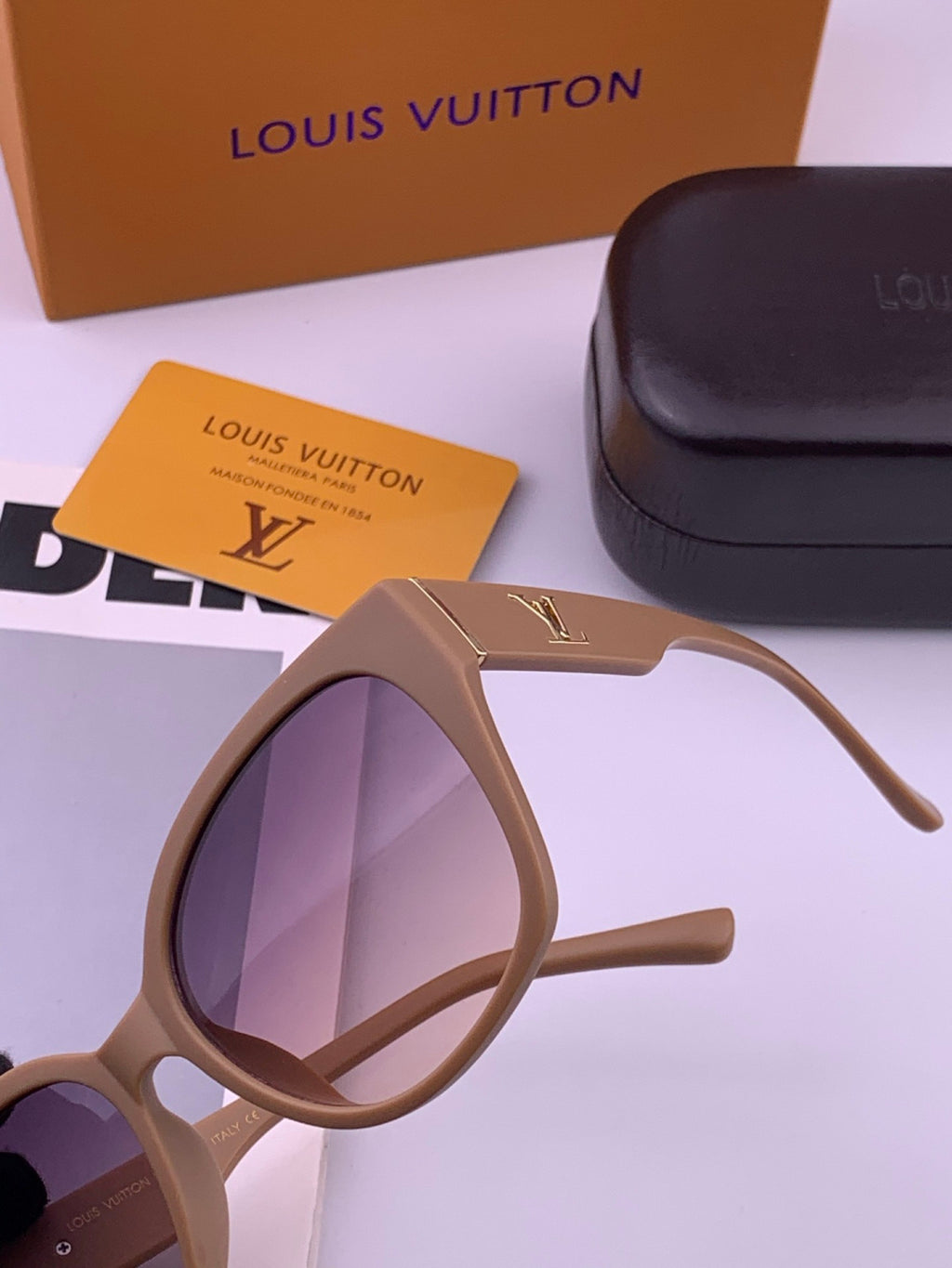 Louis Vuitton L27001 Square Black Lens Sunglasses for Men & Women - 398138 - detail image 3