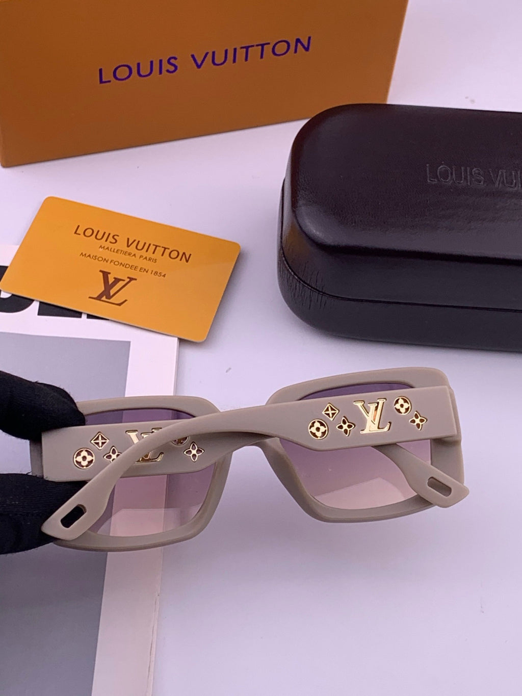 Louis Vuitton L47001 Square Brown Lens Sunglasses for Men & Women - 398141 - detail image 5