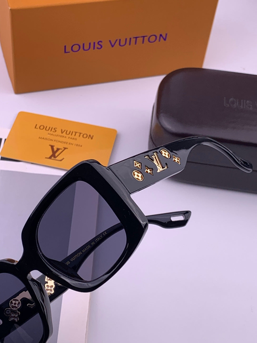 Louis Vuitton L47001 Square Gold Lens Sunglasses for Men & Women - 398142 - detail image 3