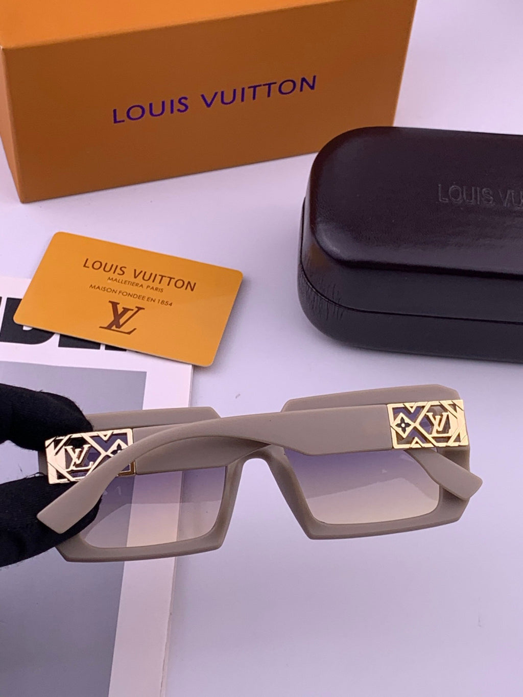 Louis Vuitton L47001 Square Brown Lens Sunglasses for Men & Women - 398145 - detail image 6
