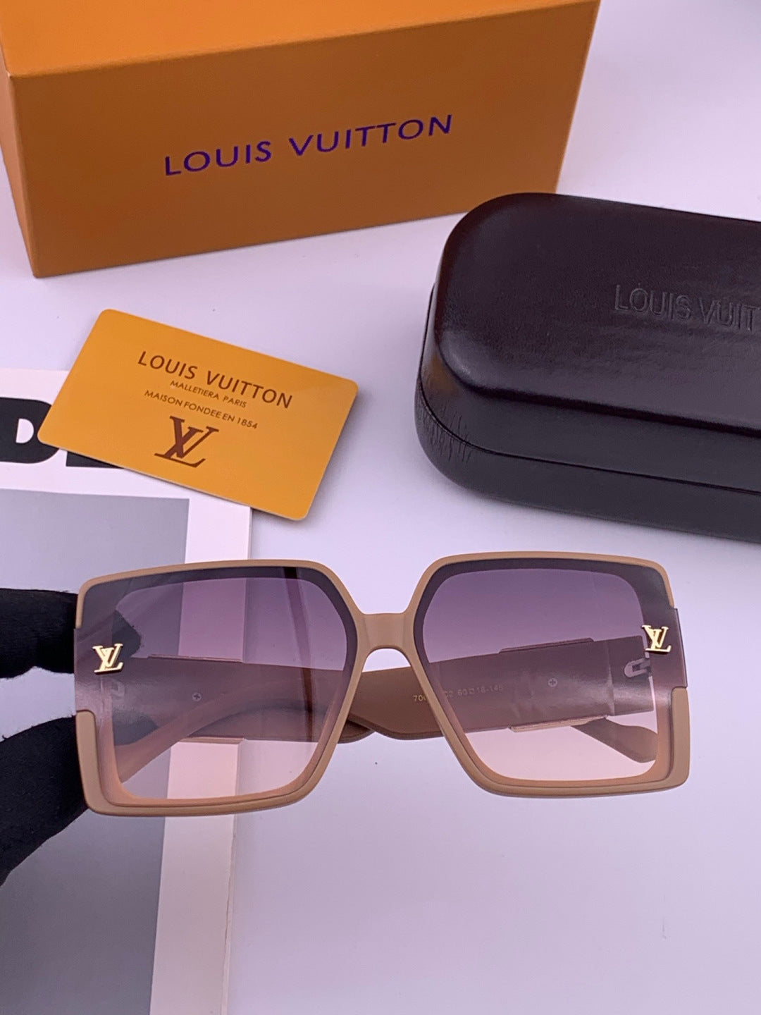Louis Vuitton L97003 Square Black Lens Sunglasses for Men & Women - 398146