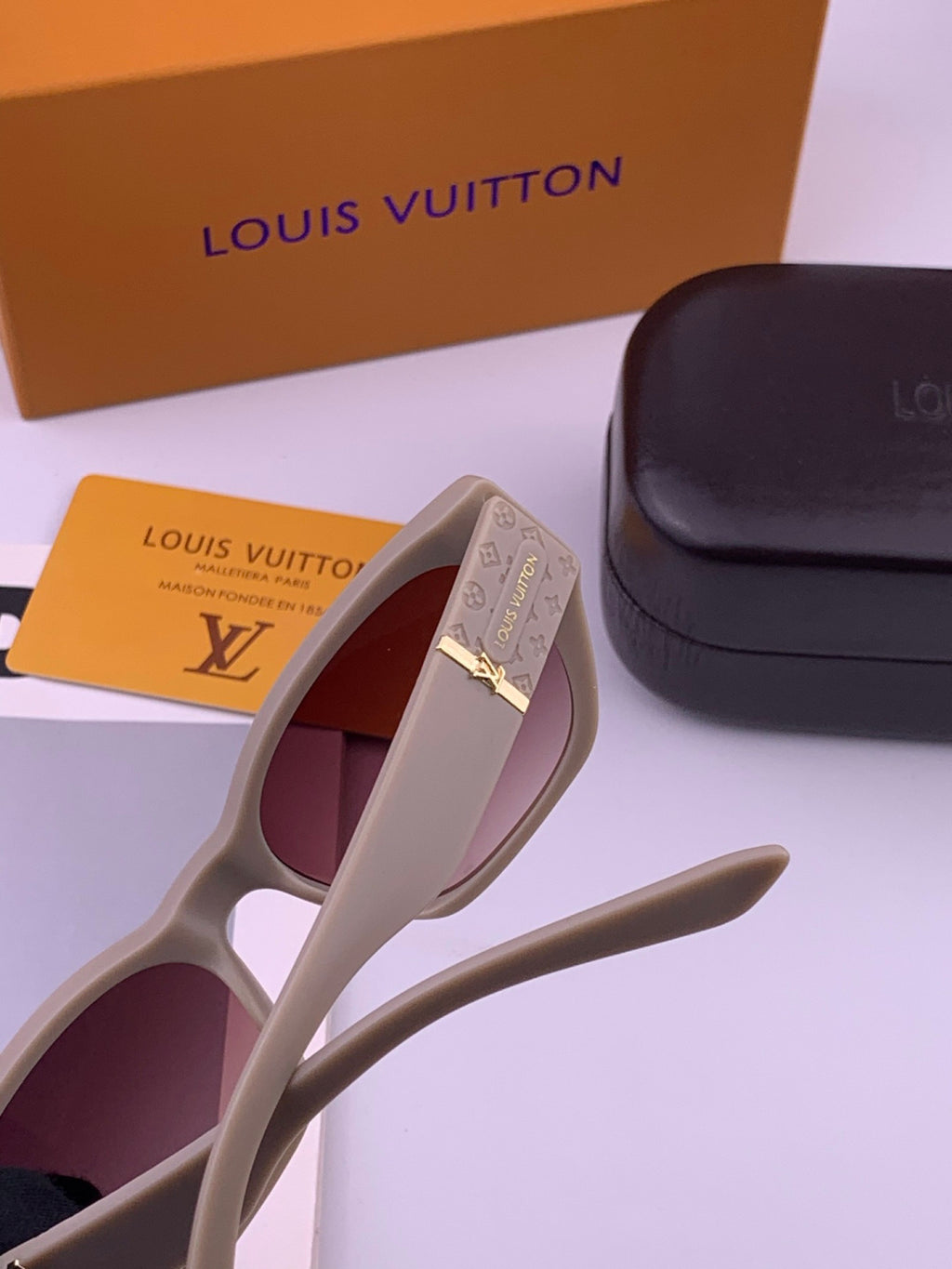 Louis Vuitton L17000 Square Black Lens Sunglasses for Men & Women - 398148 - detail image 6