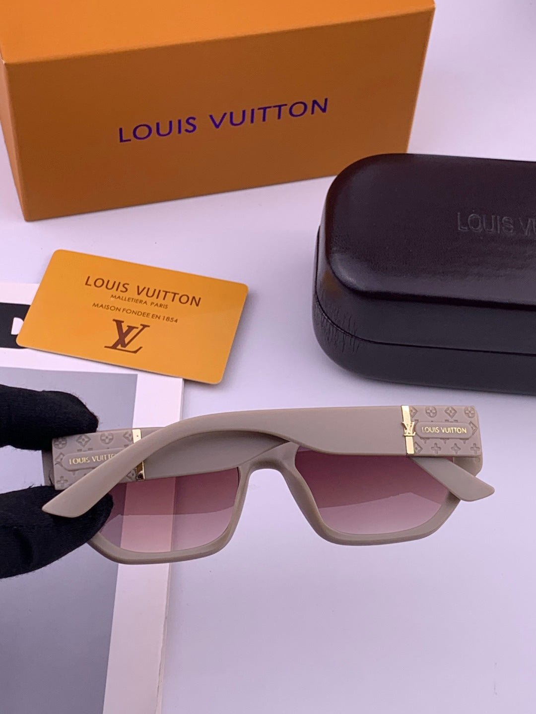 Louis Vuitton L17000 Square Black Lens Sunglasses for Men & Women - 398148 - detail image 4