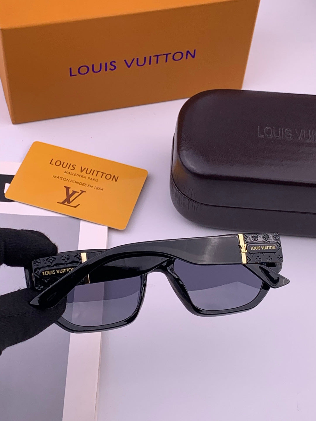 Louis Vuitton L17000 Square Black Lens Sunglasses for Men & Women - 398149 - detail image 3