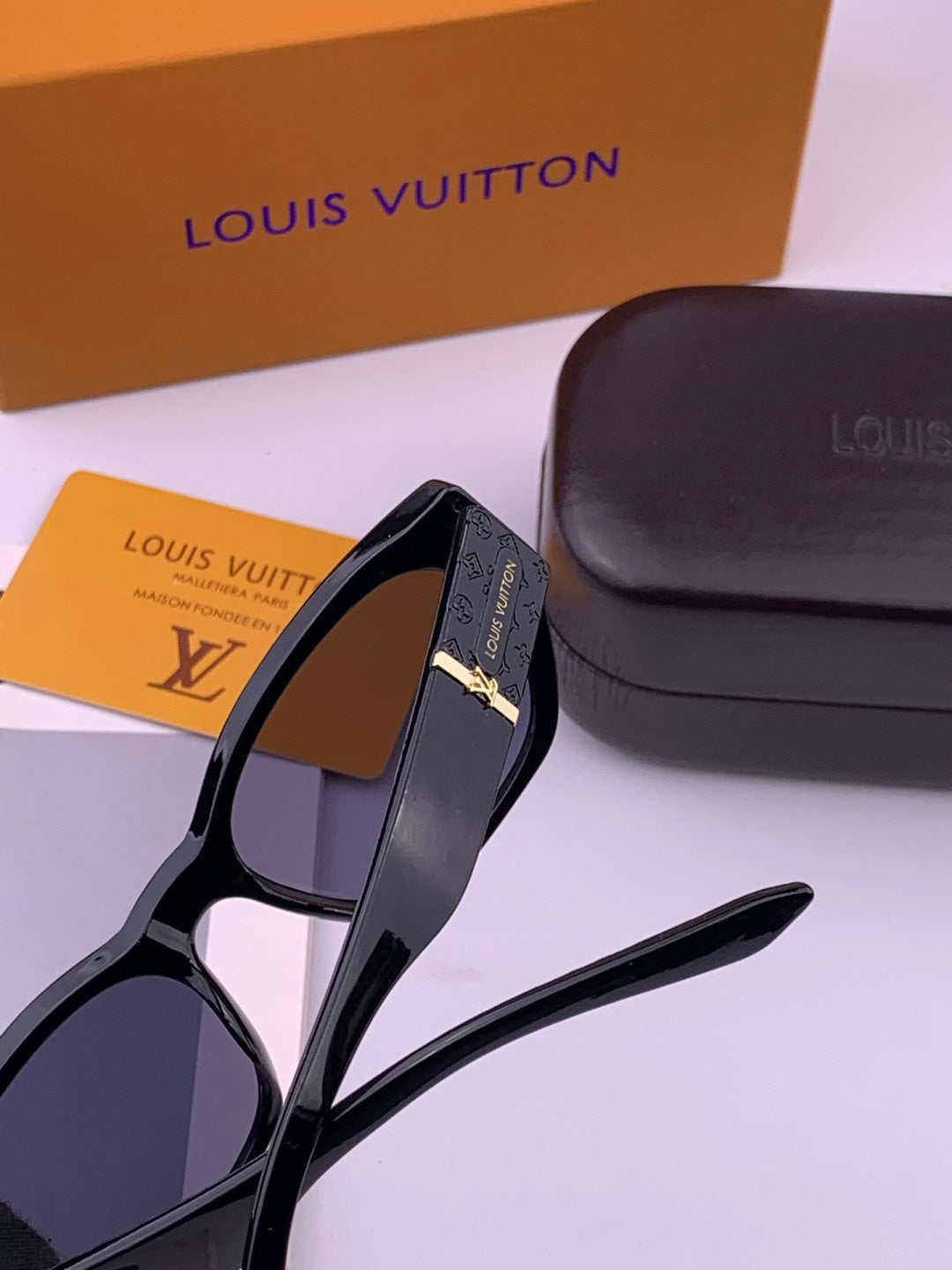 Louis Vuitton L17000 Square Black Lens Sunglasses for Men & Women - 398149 - detail image 4