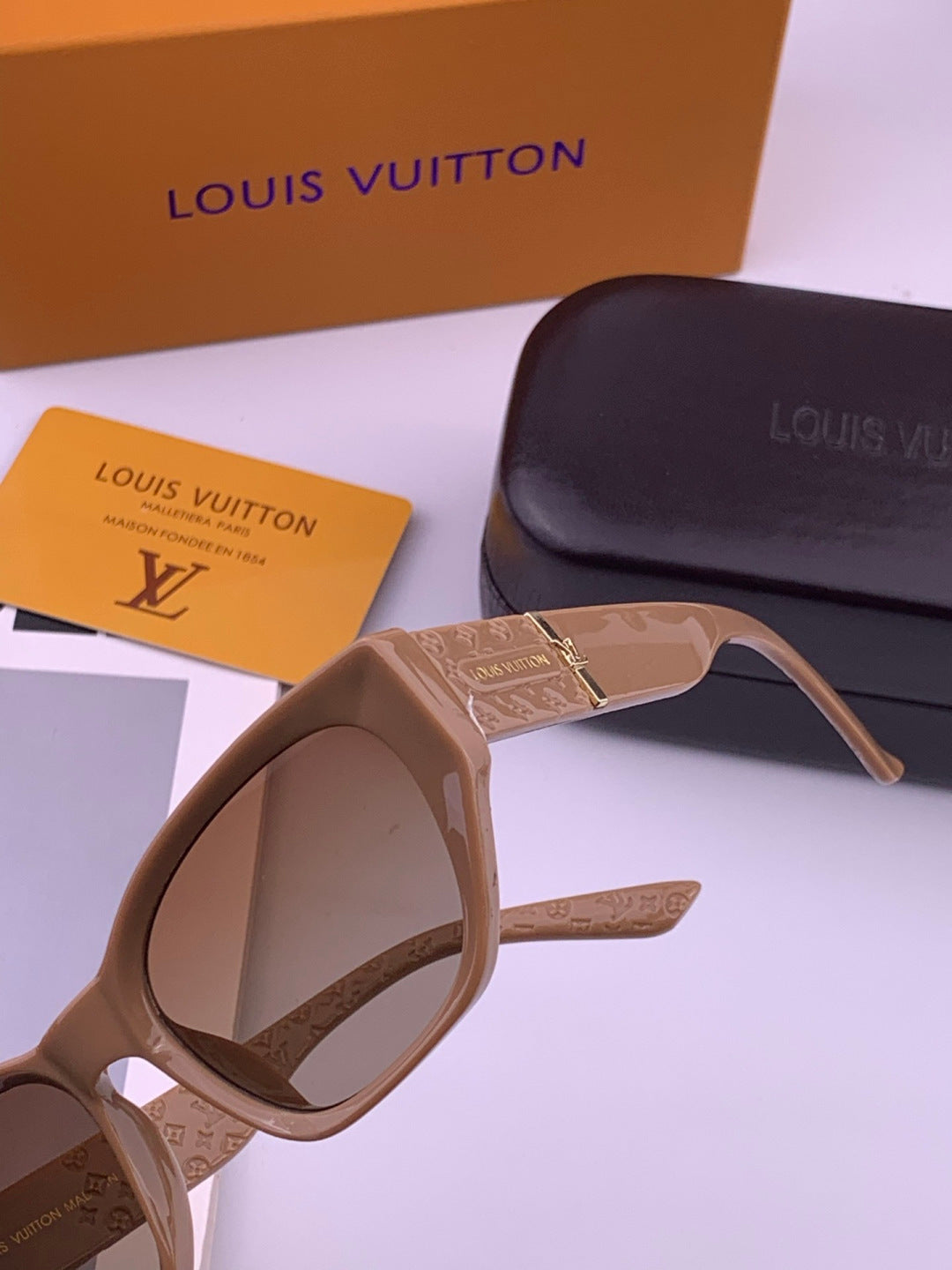 Louis Vuitton L17000 Square Gold Lens Sunglasses for Men & Women - 398150 - detail image 4