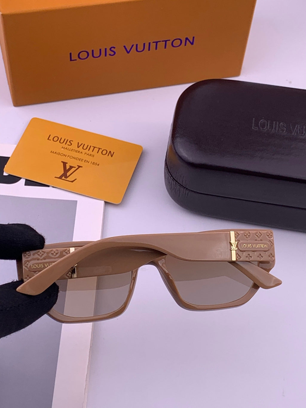 Louis Vuitton L17000 Square Gold Lens Sunglasses for Men & Women - 398150 - detail image 3
