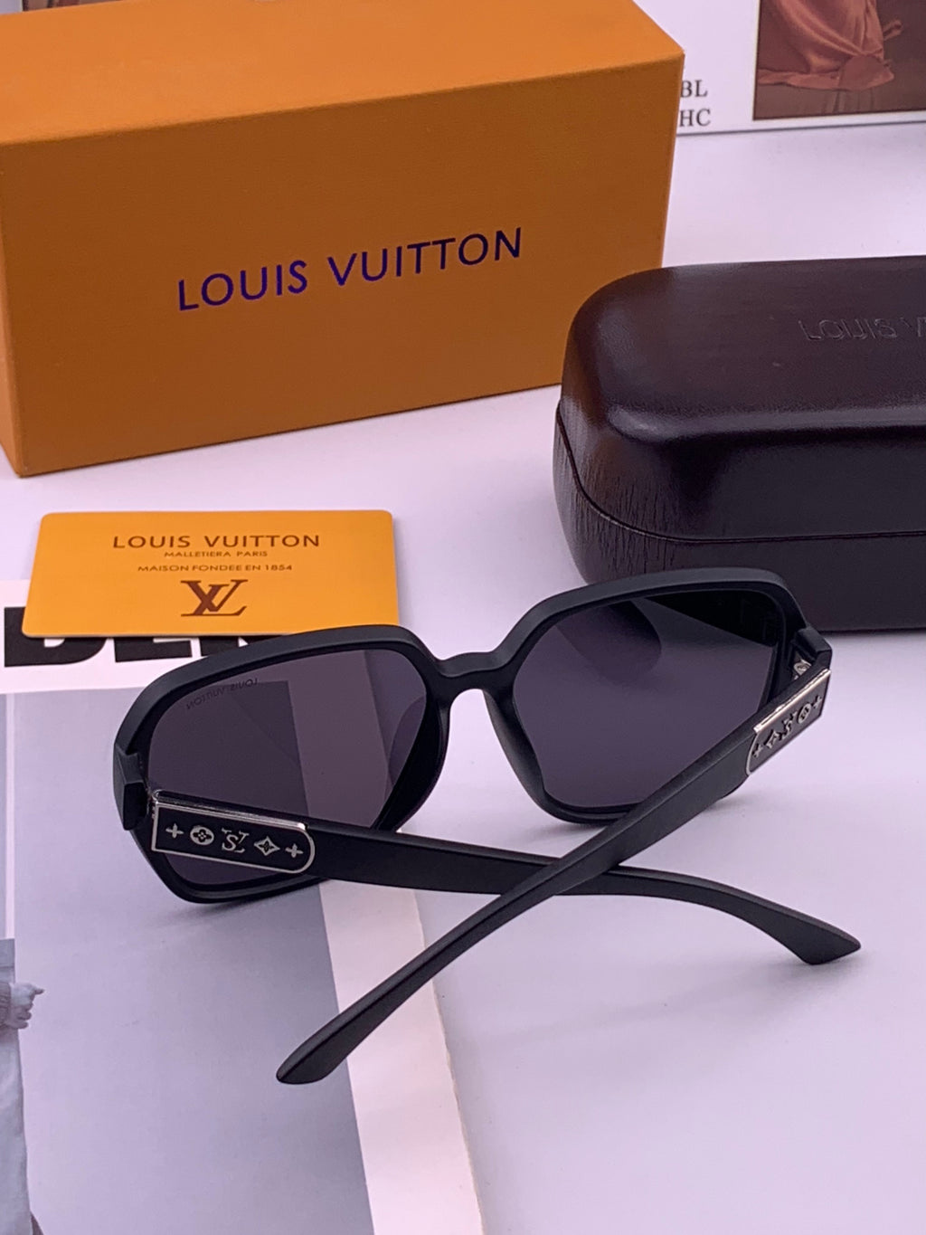 Louis Vuitton L3305 Square Black Lens Sunglasses for Men & Women - 398127 - detail image 5