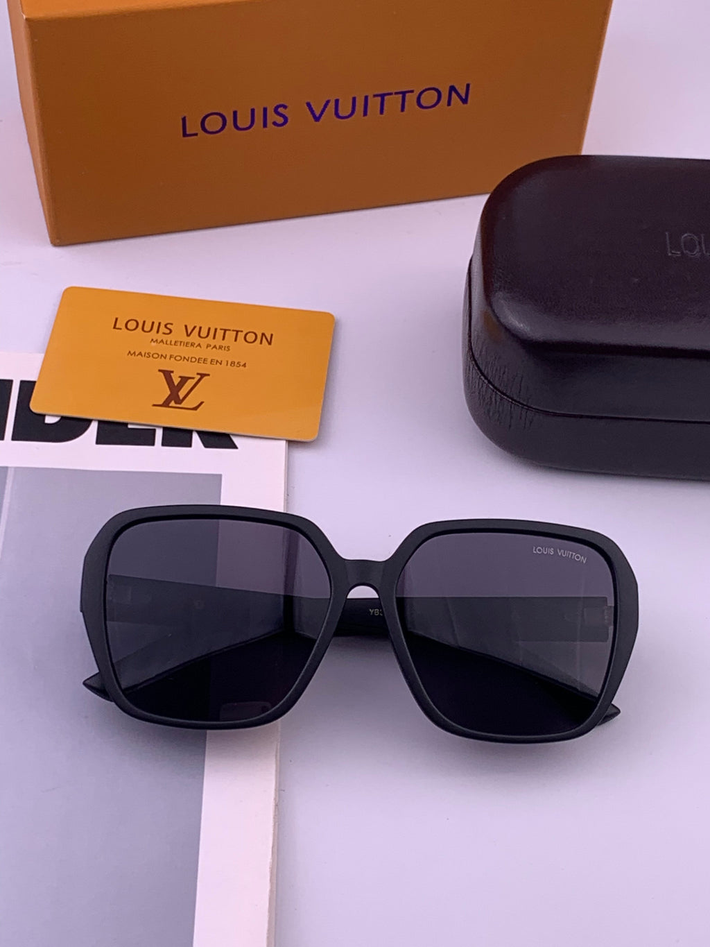 Louis Vuitton L3305 Square Black Lens Sunglasses for Men & Women - 398127 - detail image 7