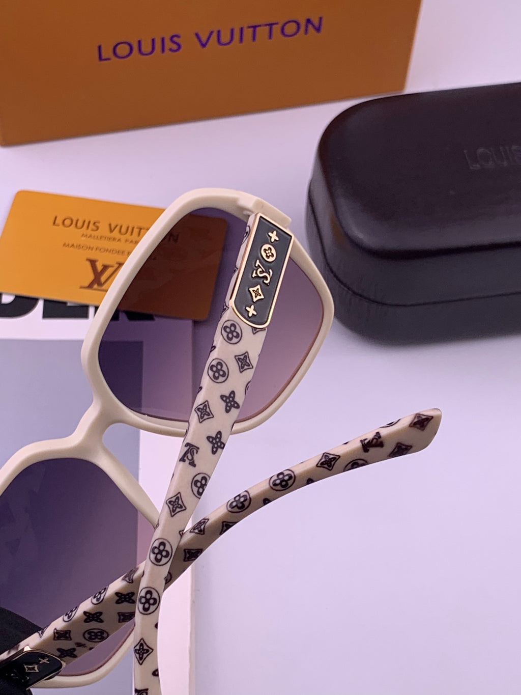 Louis Vuitton L3305 Square Gold Lens Sunglasses for Men & Women - 398128 - detail image 4