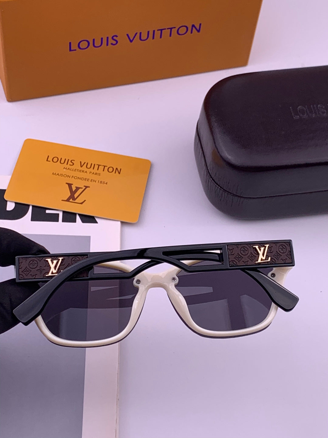 Louis Vuitton L7310 Square Brown Lens Sunglasses for Men & Women - 398130 - detail image 6