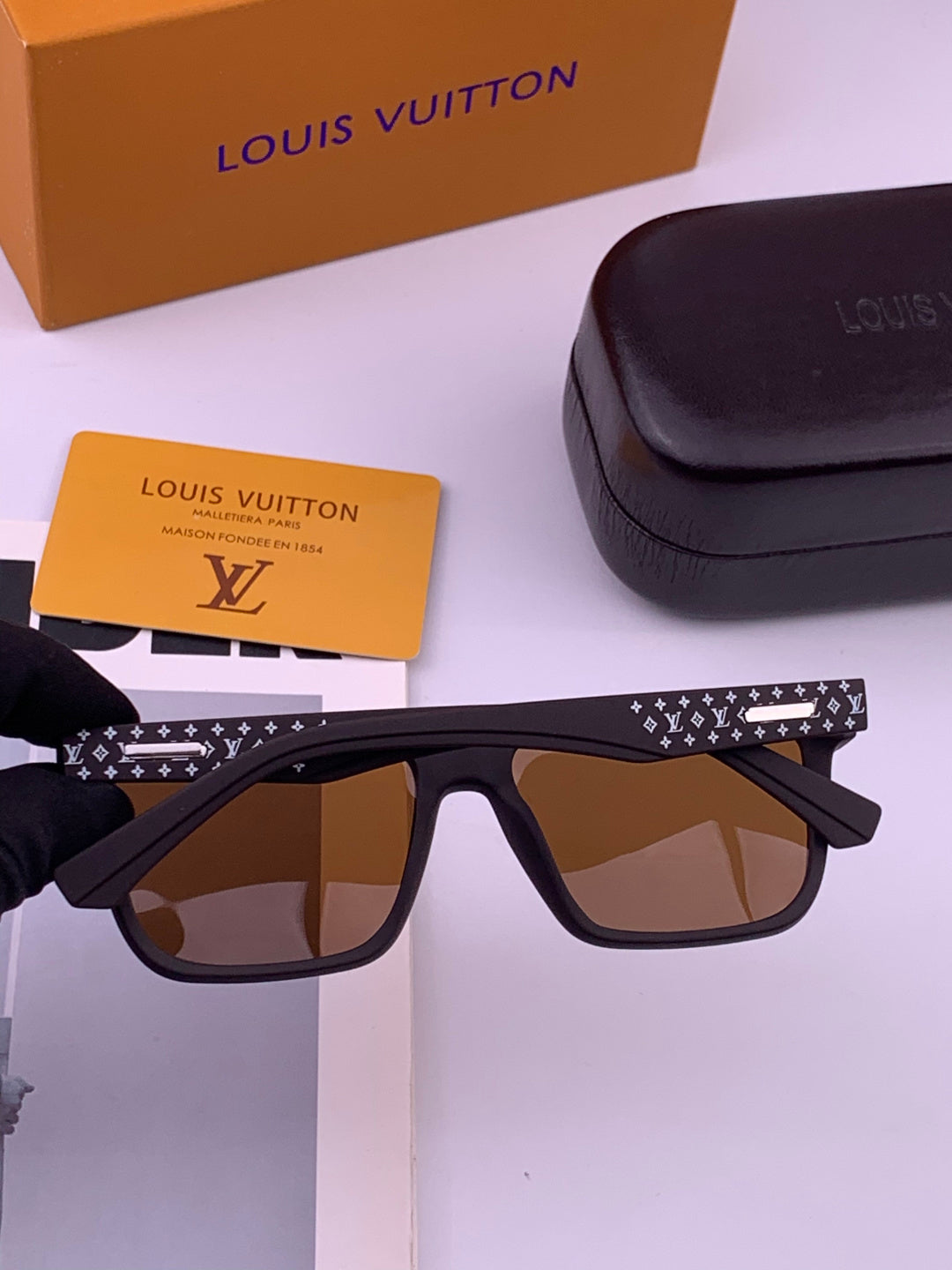 Louis Vuitton L8510 Square Brown Lens Sunglasses for Men & Women - 398132 - detail image 5