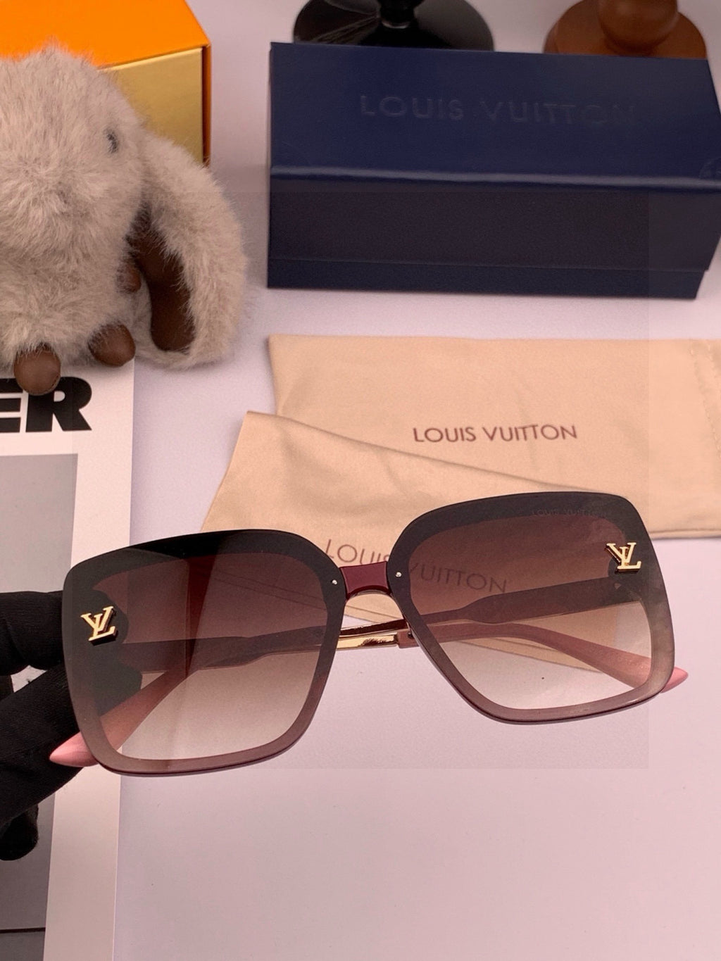 Louis Vuitton L0893 Square Black Lens Sunglasses for Men & Women - detail image 3