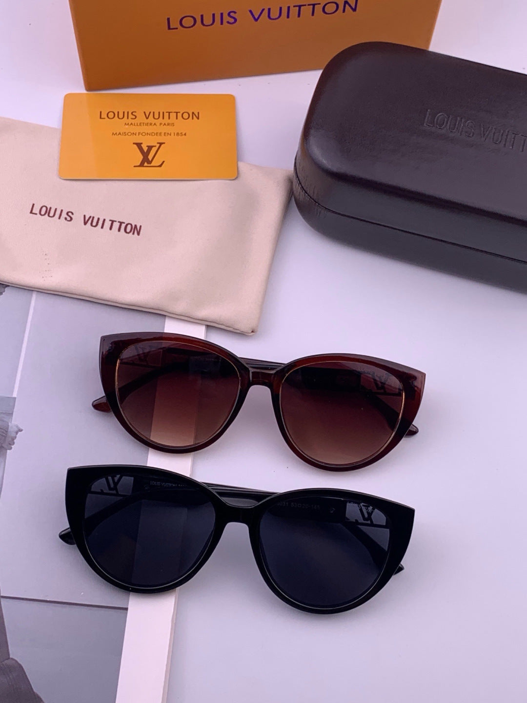 Louis Vuitton L15803 Square Black Lens Sunglasses for Women - 398109 - detail image 7