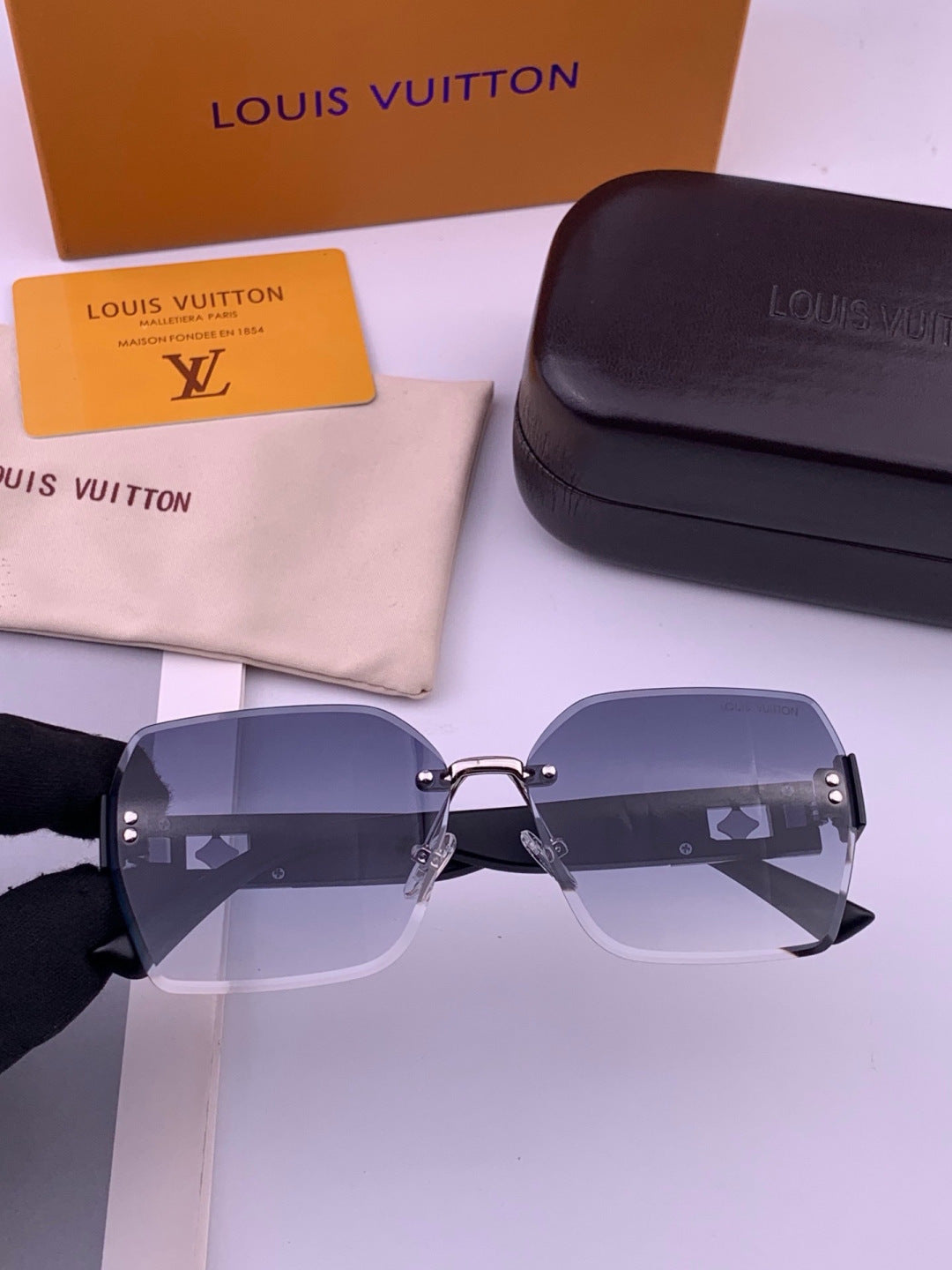Louis Vuitton L9261 Square Black Lens Sunglasses for Men & Women - 398112