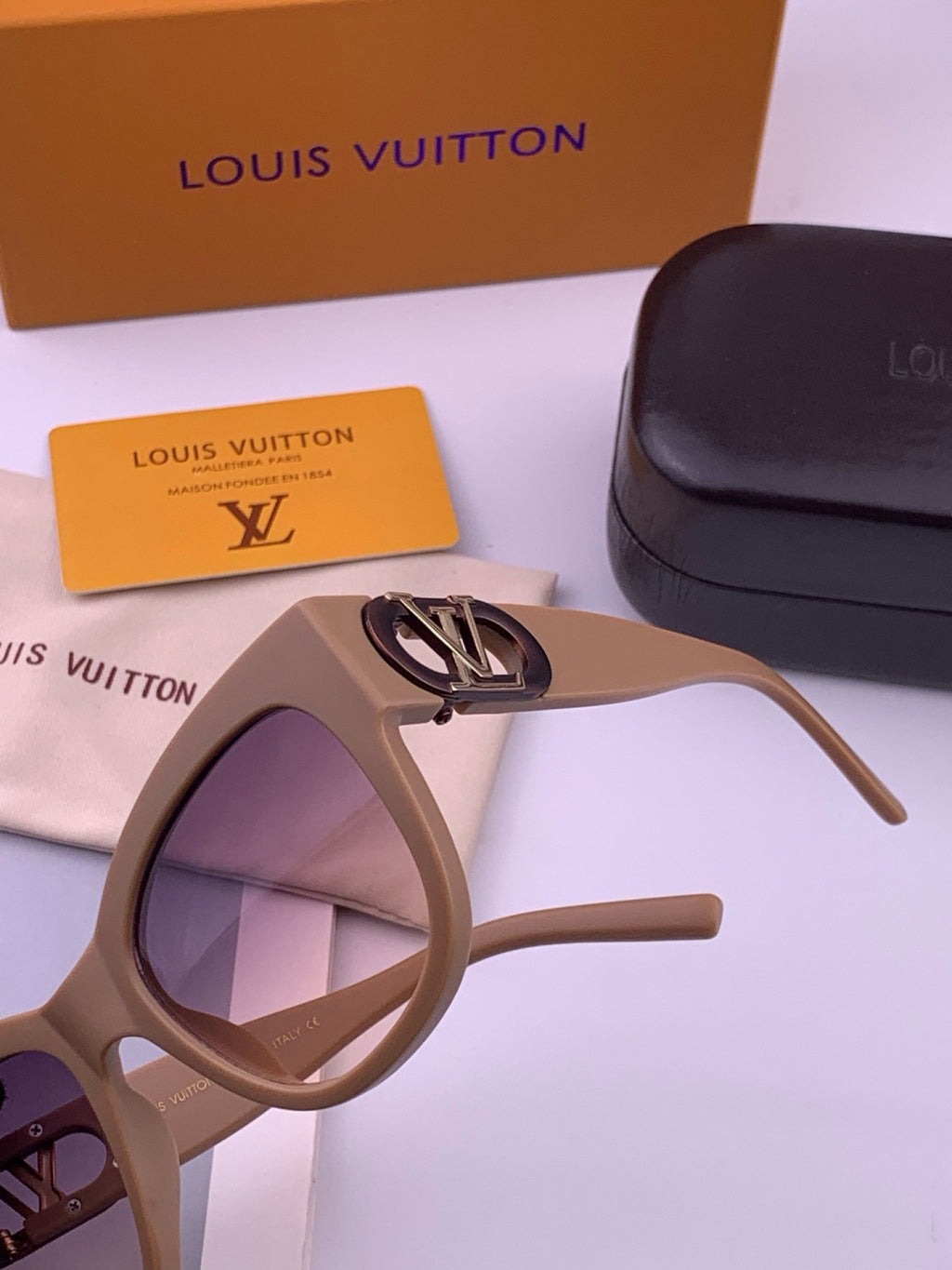 Louis Vuitton L07002 Square Purple Lens Sunglasses for Women - 398114 - detail image 3