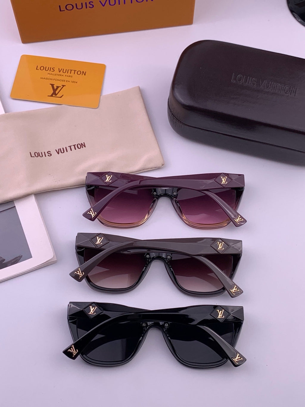 Louis Vuitton L17001 Square Gold Lens Sunglasses for Women - 398120 - detail image 6