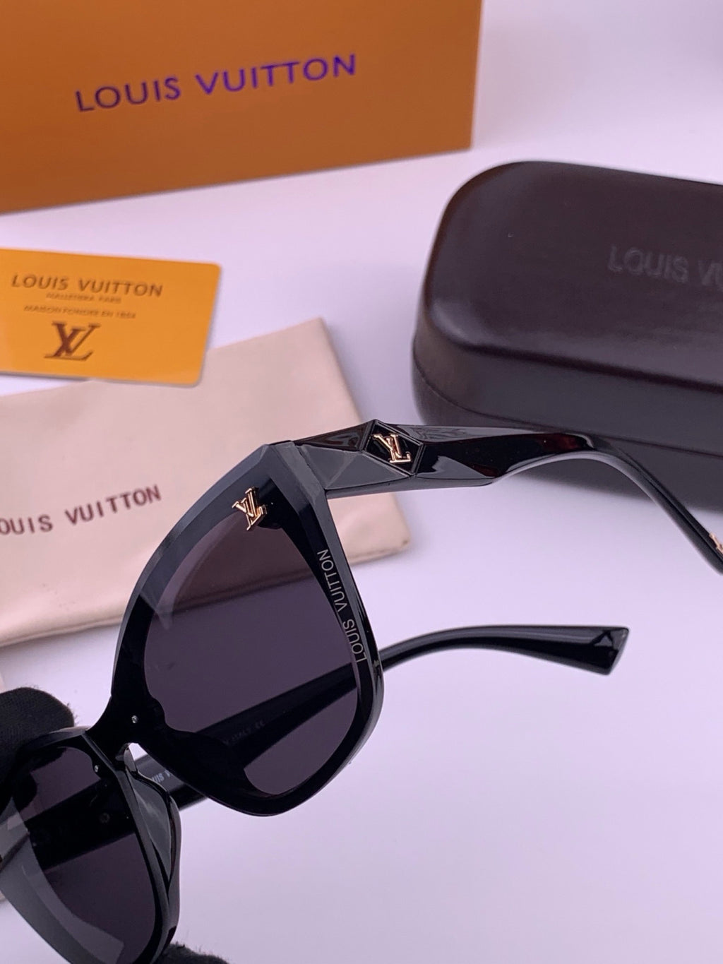 Louis Vuitton L17001 Square Gold Lens Sunglasses for Women - detail image 5