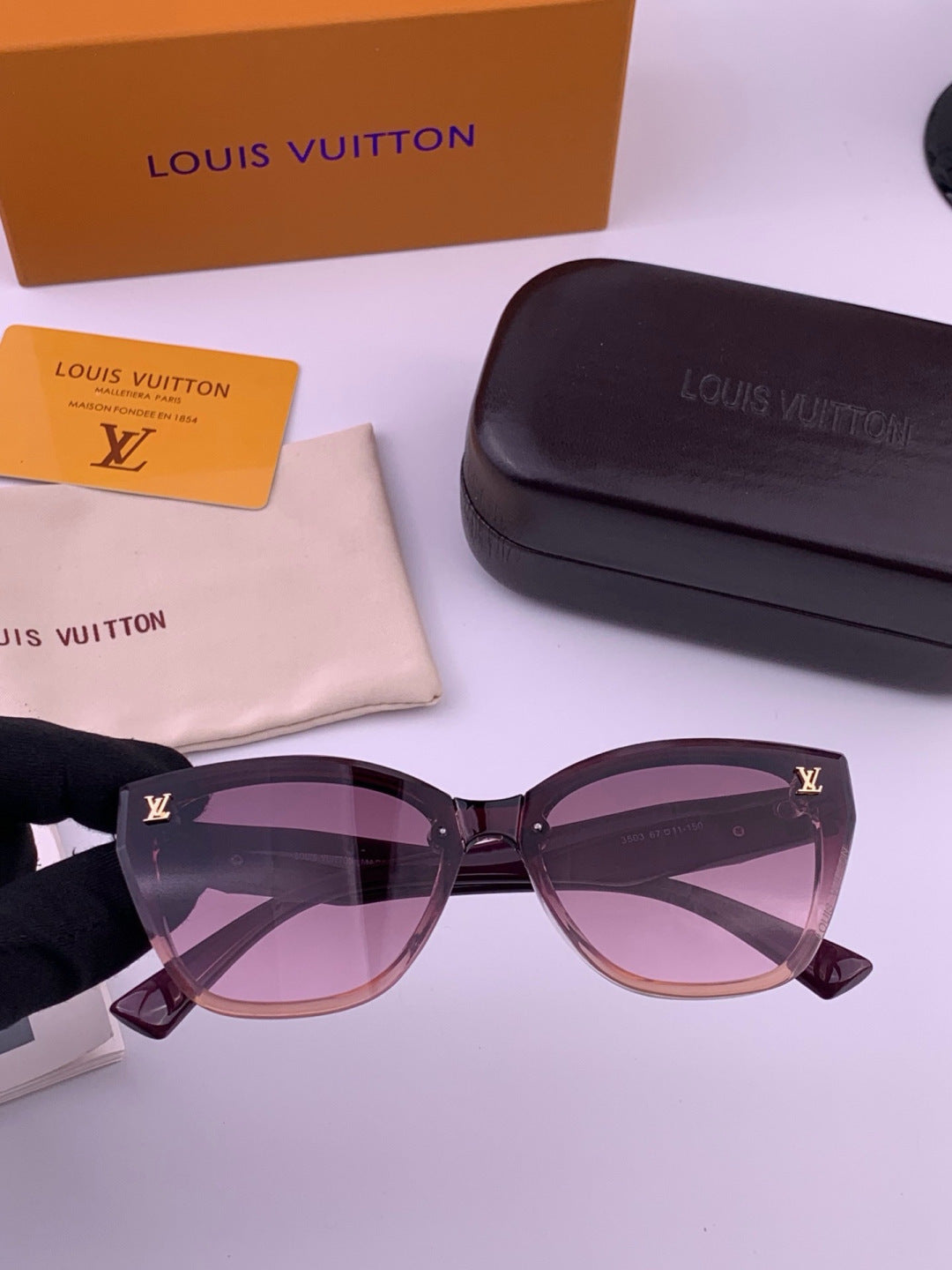 Louis Vuitton L17001 Square Gold Lens Sunglasses for Women - detail image 3