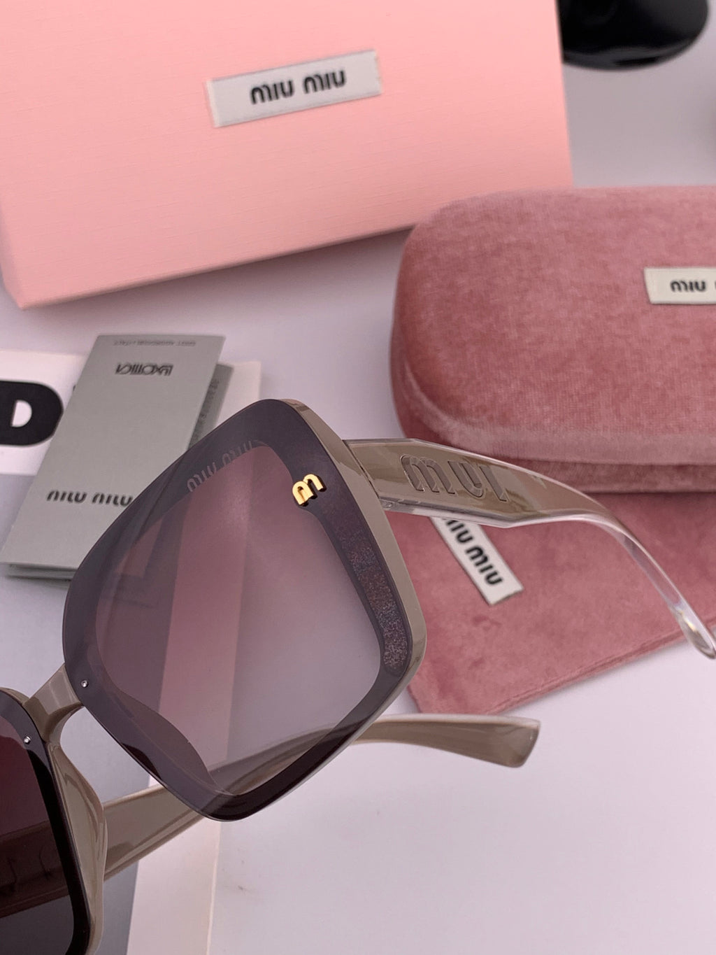 Miu Miu M5550 Fashion Black Lens Sunglasses for Men & Women - 416267 - detail image 3