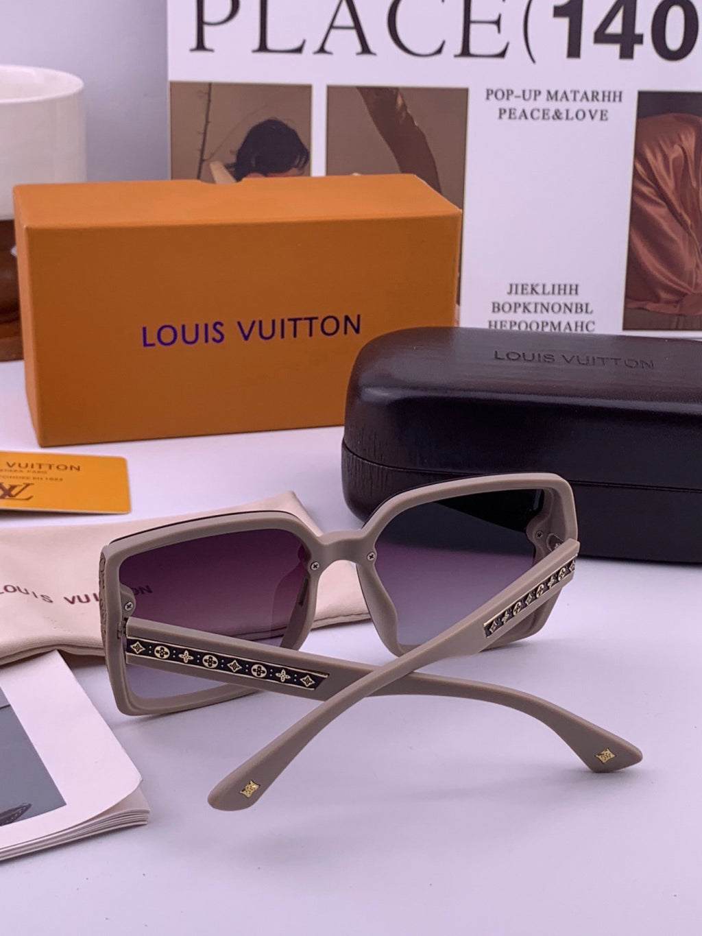 Louis Vuitton Fashion Gold Lens Sunglasses for Men & Women - 414867 - detail image 4