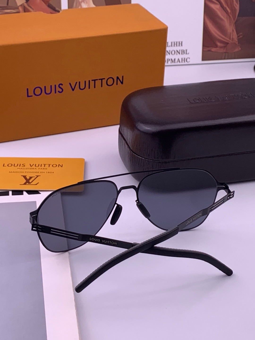 Louis Vuitton L18 Fashion Gold Lens Sunglasses for Men & Women - 414857 - detail image 5
