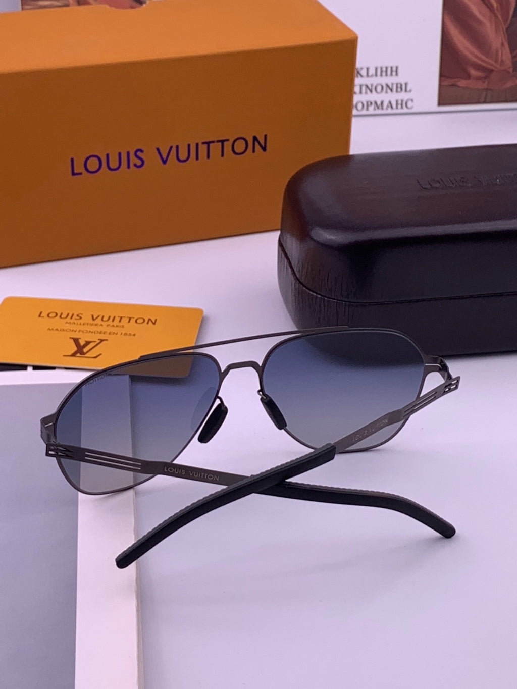 Louis Vuitton L18 Fashion Gold Lens Sunglasses for Men & Women - 414858 - detail image 5