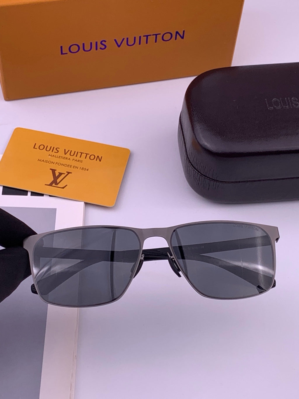 Louis Vuitton L216 Fashion Brown Lens Sunglasses for Men & Women - 414860