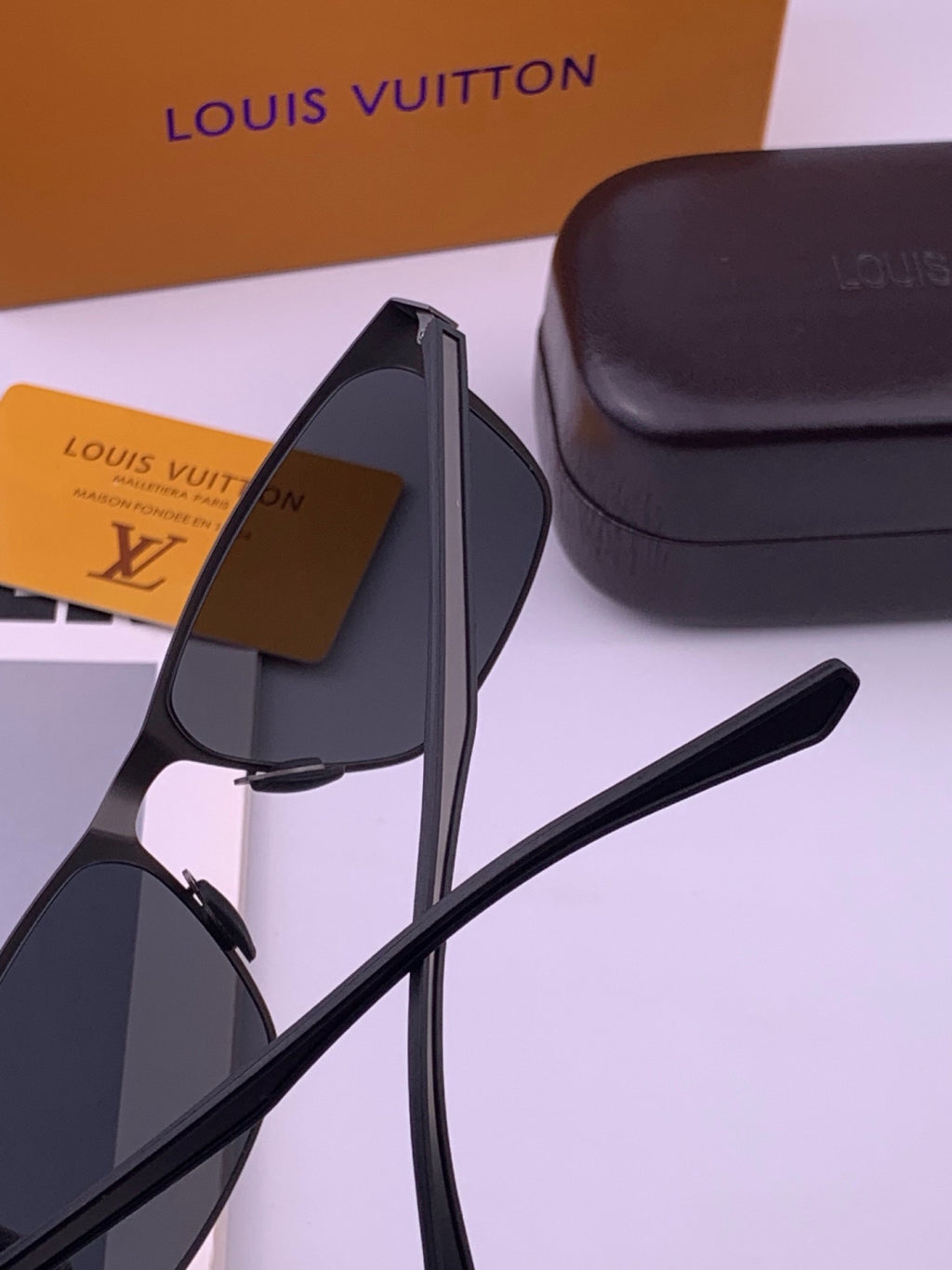 Louis Vuitton L216 Fashion Brown Lens Sunglasses for Men & Women - 414860 - detail image 4
