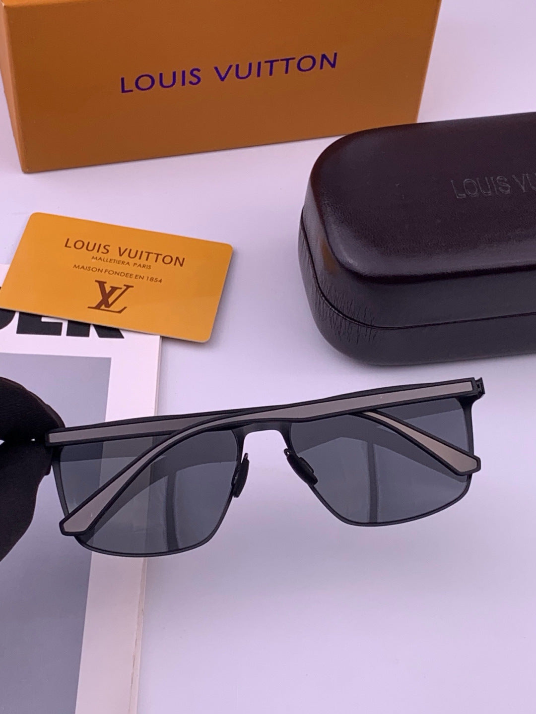 Louis Vuitton L216 Fashion Gold Lens Sunglasses for Men & Women - 414862 - detail image 6